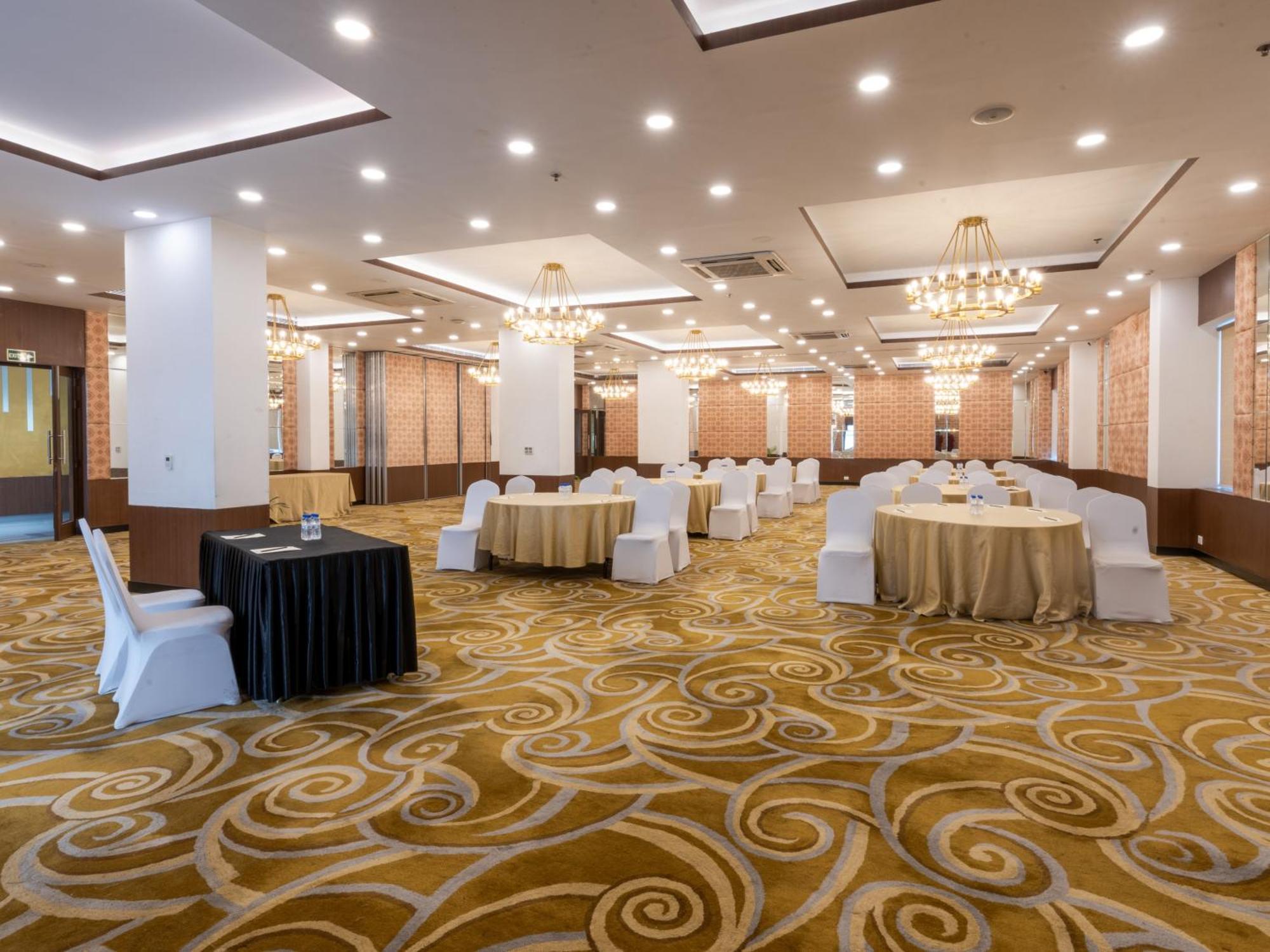 Sunday Hotel Chandigarh Zirakpur Dış mekan fotoğraf