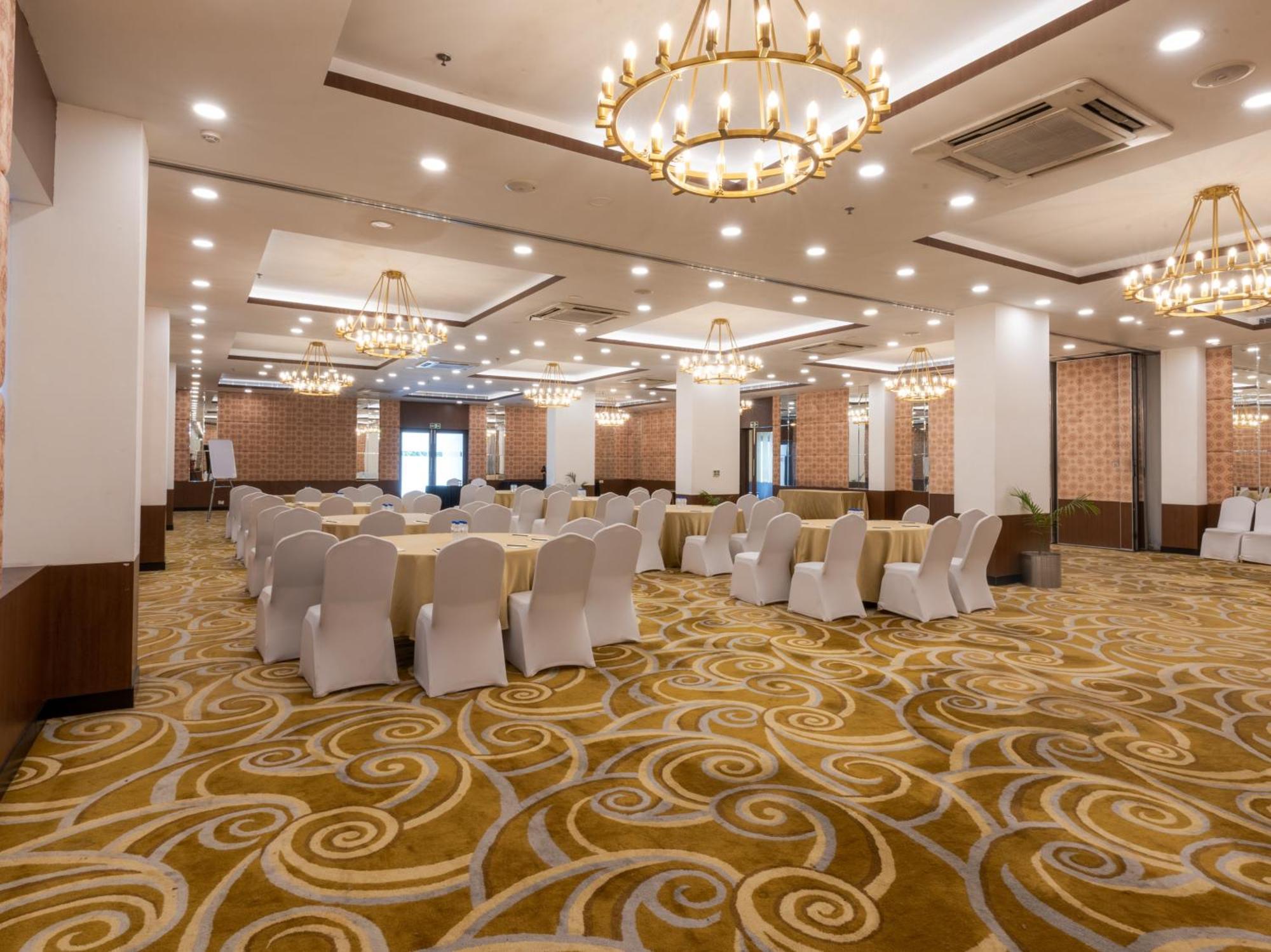 Sunday Hotel Chandigarh Zirakpur Dış mekan fotoğraf